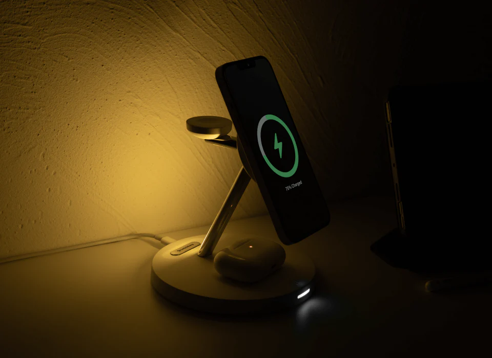 Magpower 4 in 1 Magnetic Charging Stand One Charger Soothing Ambiance Backlight