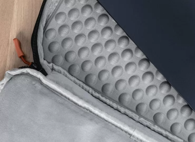 Switcheasy Modern MacBook Sleeve Dual Inner Protection